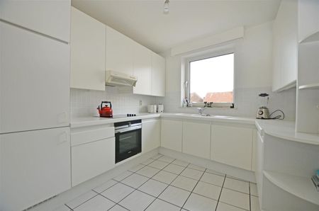 Ruim twee-slaapkamerappartement aan de Kleine Ring van Hasselt - Foto 2