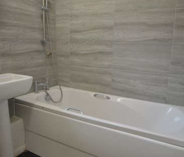 Churchill Road, Langley, Berkshire,SL3 - Photo 4