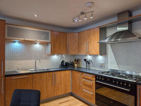 2 bedroom flat to rent - Photo 3