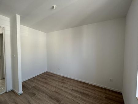 Location Appartement 3 pièces 59m² ROANNE 42300 - Photo 2