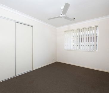 Large lowset home in a quiet cul de sac - Photo 4