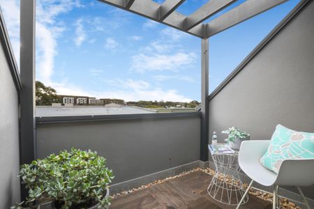 Stunning split level 1 bedroom home with incredible roof terrace - Photo 4