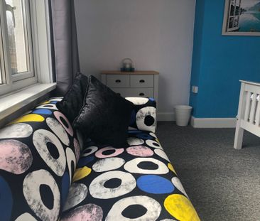 Ringwood Rd Citrine Suite - Photo 1