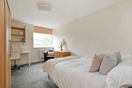 4 bedroom apartment to rent - Photo 5