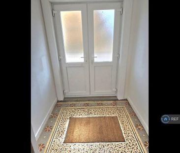 4 bedroom terraced house to rent - Photo 6