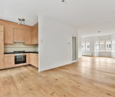 Te huur: Appartement Mr. P.N. Arntzeniusweg 57 1 in Amsterdam - foto 4