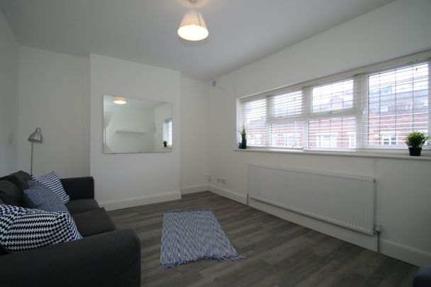 2 Bed Maisonette, Village Way East, HA2 - Photo 1