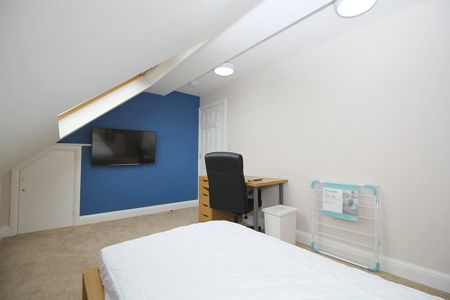 1 bedroom in a house share to rent - Photo 3