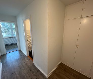 Hübsche 2-Zimmer-Wohnung mit EBK und Balkon! - Photo 4