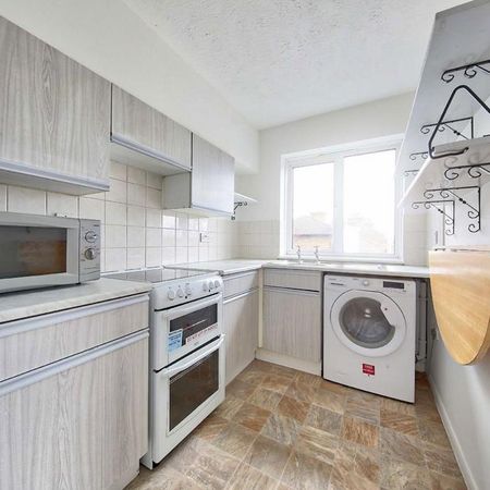 1 bedroom flat to rent - Photo 3