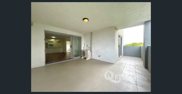 🏠 Spacious Inner-City Unit + Pool + Shared Ping Pong Table - Photo 1