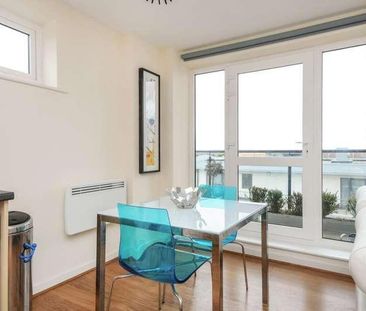 Slough, Berkshire, SL2 - Photo 3