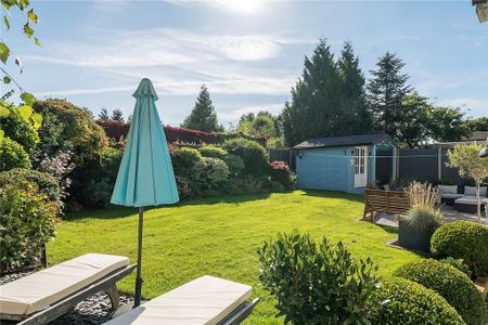 4 bedroom semi-detached house to rent - Photo 3