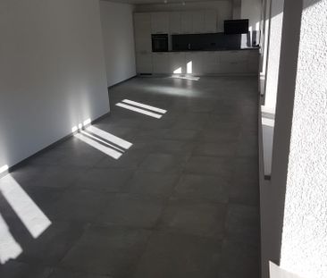 Appartement entièrement rénové, lumineux, 3,5 pièces - Foto 2