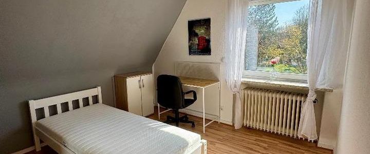 Möbliertes Zimmer für mind. 3 Monate: Azubinen u. Studentinnen 5´er WG im Einfamilienhaus - Foto 1