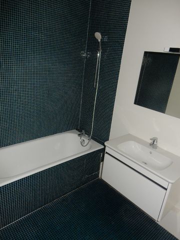 Location Appartement 3 pièces 83m² - Photo 3