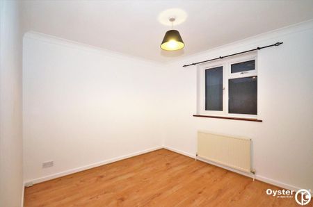 2 bedroom end of terrace house to rent - Photo 3