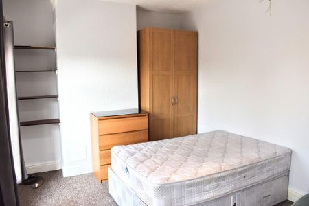 3 bedroom terraced house to rent - Photo 5