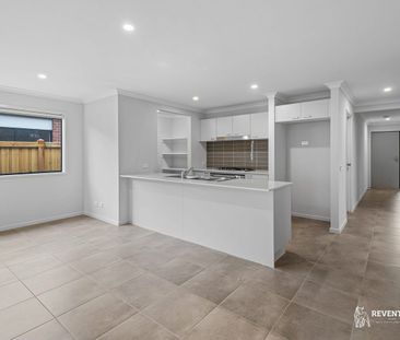 BRAND NEW FAMILY HOME- MANDALAY LIVING - Photo 5