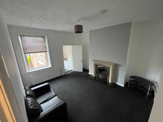 5 bedroom maisonette to rent - Photo 1