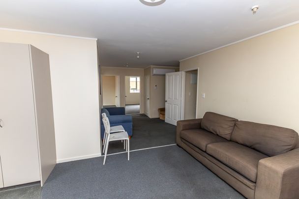 Studio Rooms Available Now - Photo 1