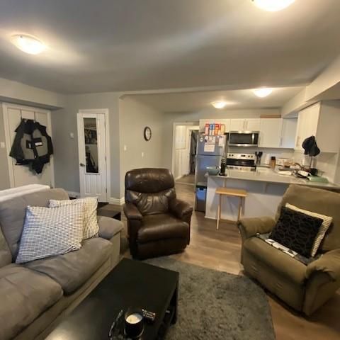 372 Yonge Street - Unit 3 - 1 bed, 1 bath - $200 GIFT CARD WITH NOV. 1 LEASE - Photo 1