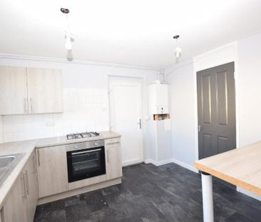 2 bedroom semi-detached house to rent - Photo 5