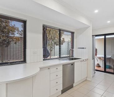 28/1 Mariners Cove Drive, Dudley Park. - Photo 5