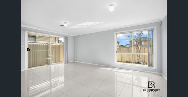 HUGE FAMILY HOME ON A QUIET STREET! - Photo 1