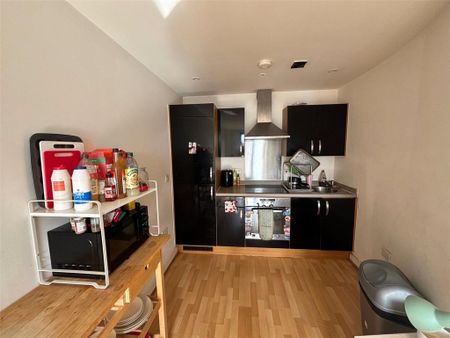 2 bedroom flat to rent - Photo 4