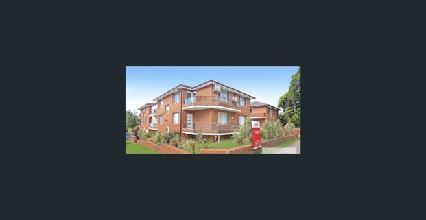 Spacious & Convenient Two Bedroom Unit in the Heart of Lakemba - Photo 1