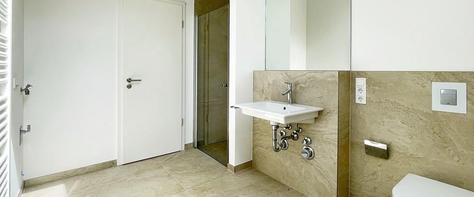 ERSTBEZUG in sanierter Papierfabrik | Dachgeschoss-Traum mit gr. Terrasse, 2 Tageslichtbädern u.v.m. - Photo 1