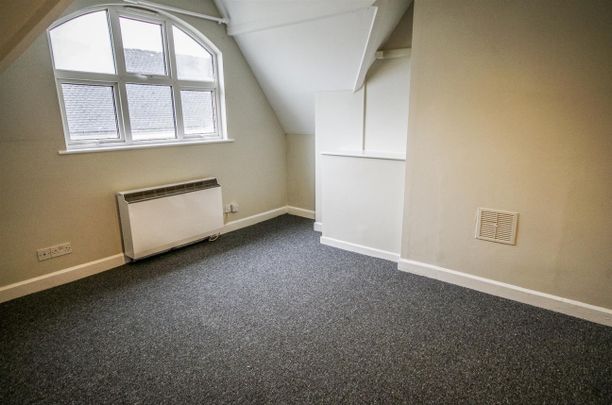 Long Street, Dursley - Photo 1