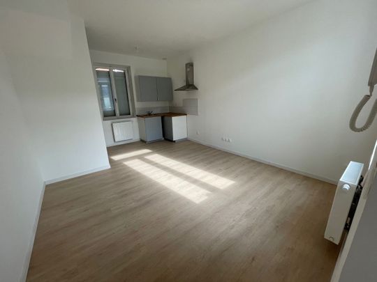 Location Appartement 3 pièces 54m² LILLE 59000 - Photo 1