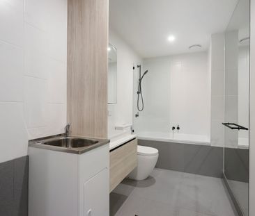 First Floor Modern Bayside Living - Photo 6