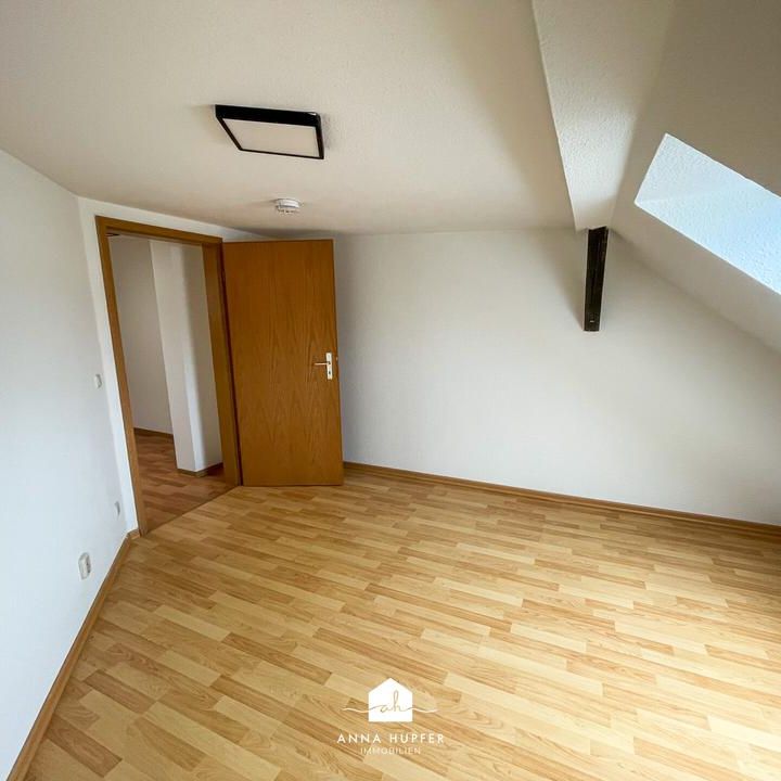 Renovierte 2-Raum-Wohnung mit Einbauküche - Photo 1