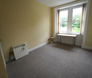 3 bedroom flat to rent - Photo 5