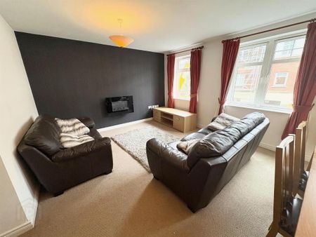 Apt 9 Academy House, 1 College Drive, Wellington Square, Belfast, BT7 3LF - Photo 2