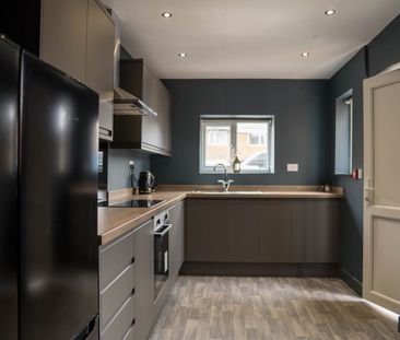 Hough Lane (room 4), Bramley, Leeds - Photo 5