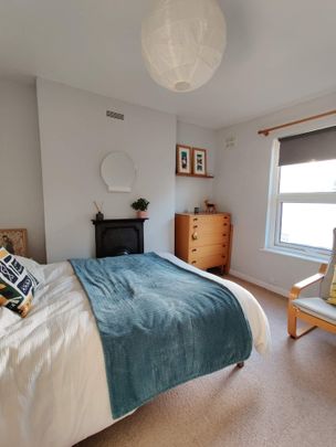 2 Bed Maisonette, Park Street, BS4 - Photo 1