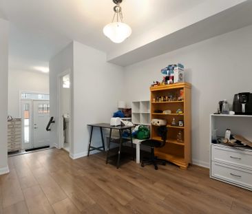 For Lease - 1022 Ballyhale Heights, Barrhaven, Ontario - Photo 2