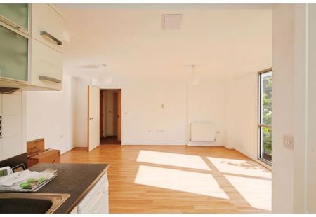 1 Bed Flat, Boulevard House, BN1 - Photo 2