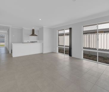 Four Bedroom Family Home in Pinjarra - Photo 2