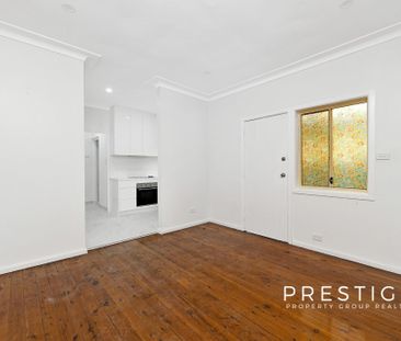 Newly Renovated 2 Bedroom Flat - Photo 4