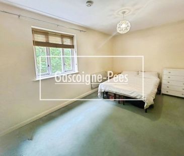Chineham, RG24 - Photo 1