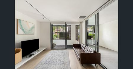 Part-furnished designer apartment opposite Waterloo oval - Photo 2