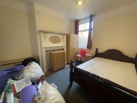 4 bedroom terraced house to rent - Photo 4