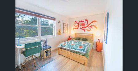 Groovy abode - Photo 3