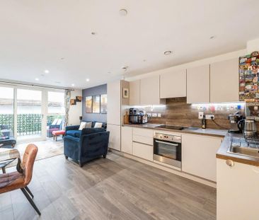 2 bedroom flat to rent - Photo 2