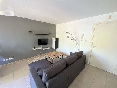 Location Appartement 2 pièces 43m² - Photo 4